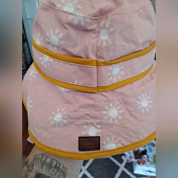 Bucket hat - Picture 1 of 2